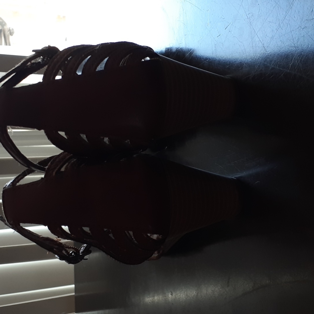Wedge - Picture 3 of 4